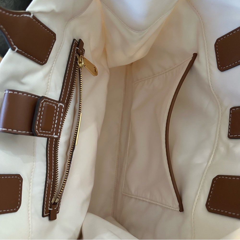 Tory Burch White and Brown Tote with Green Detailing - Picture 4 of 4